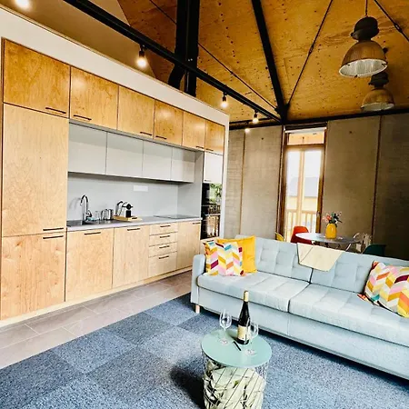 Apartmán Zengo 11 Kekfrankos Apartman, *